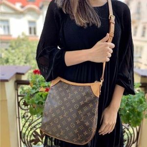 SOUGHT AFTER❤️ Authentic LV Monogram Odeon MM Crossbody Bag
